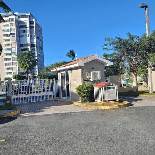 Alexis Park (Condominio) 105 AVENIDA LAGUNA SUR 131,, Carolina, Puerto Rico 00979